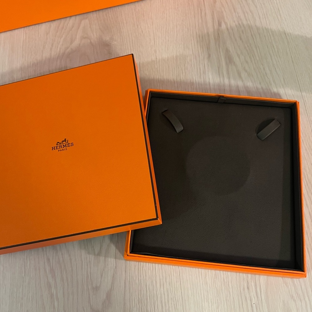 Authentic Hermès Box - Picture 3 of 4